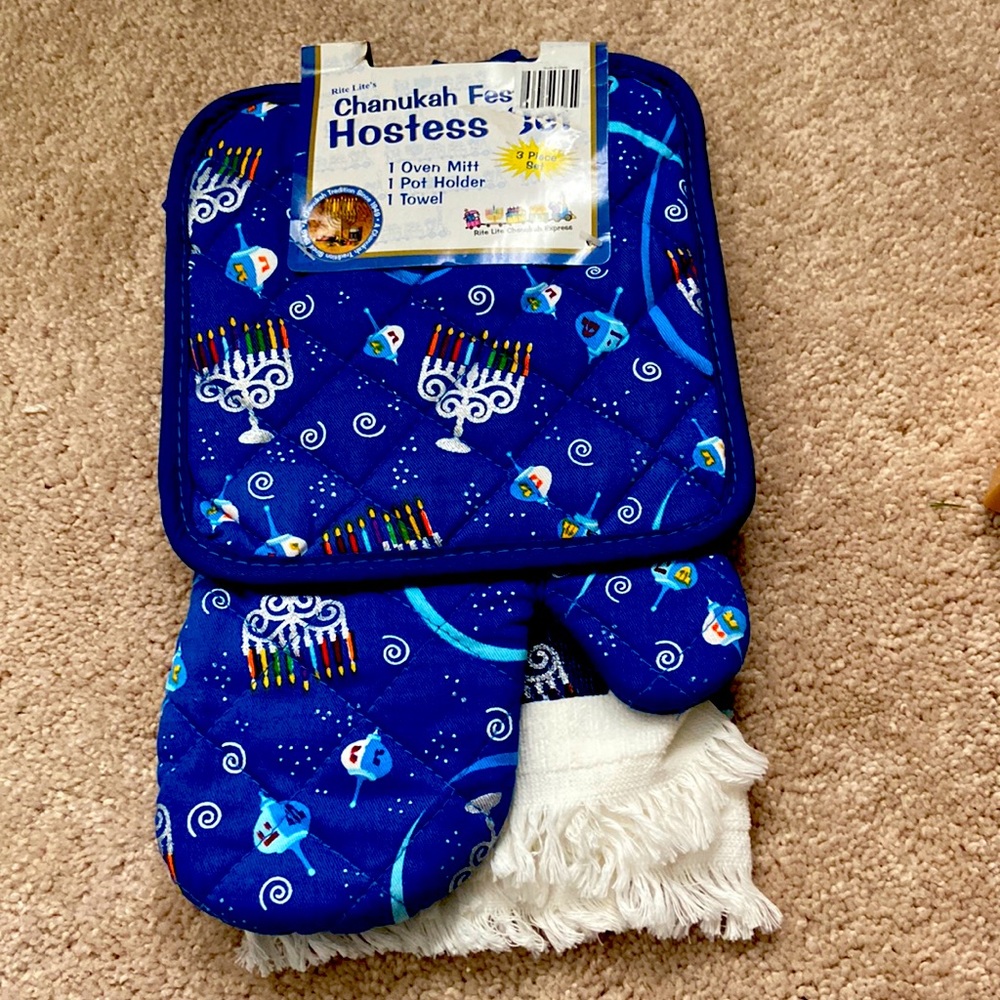 Hannukah kitchen set